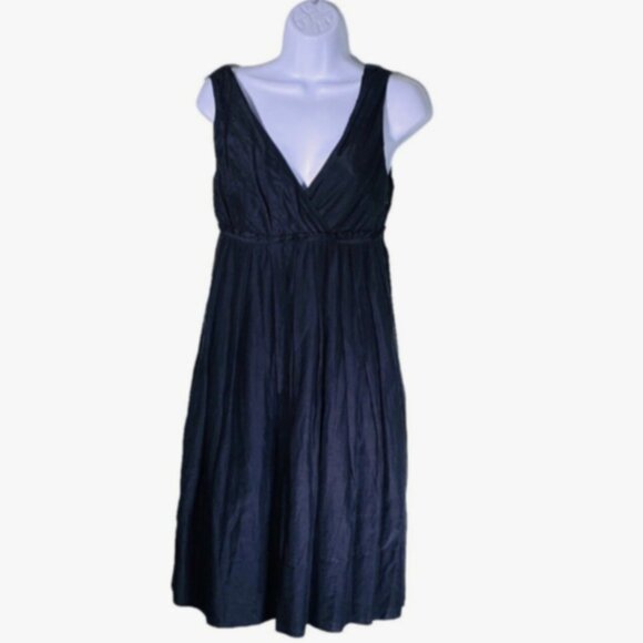 GAP Dresses & Skirts - GAP Sleeveless black dress V-neck, Empire Waist Pleated Women size 0